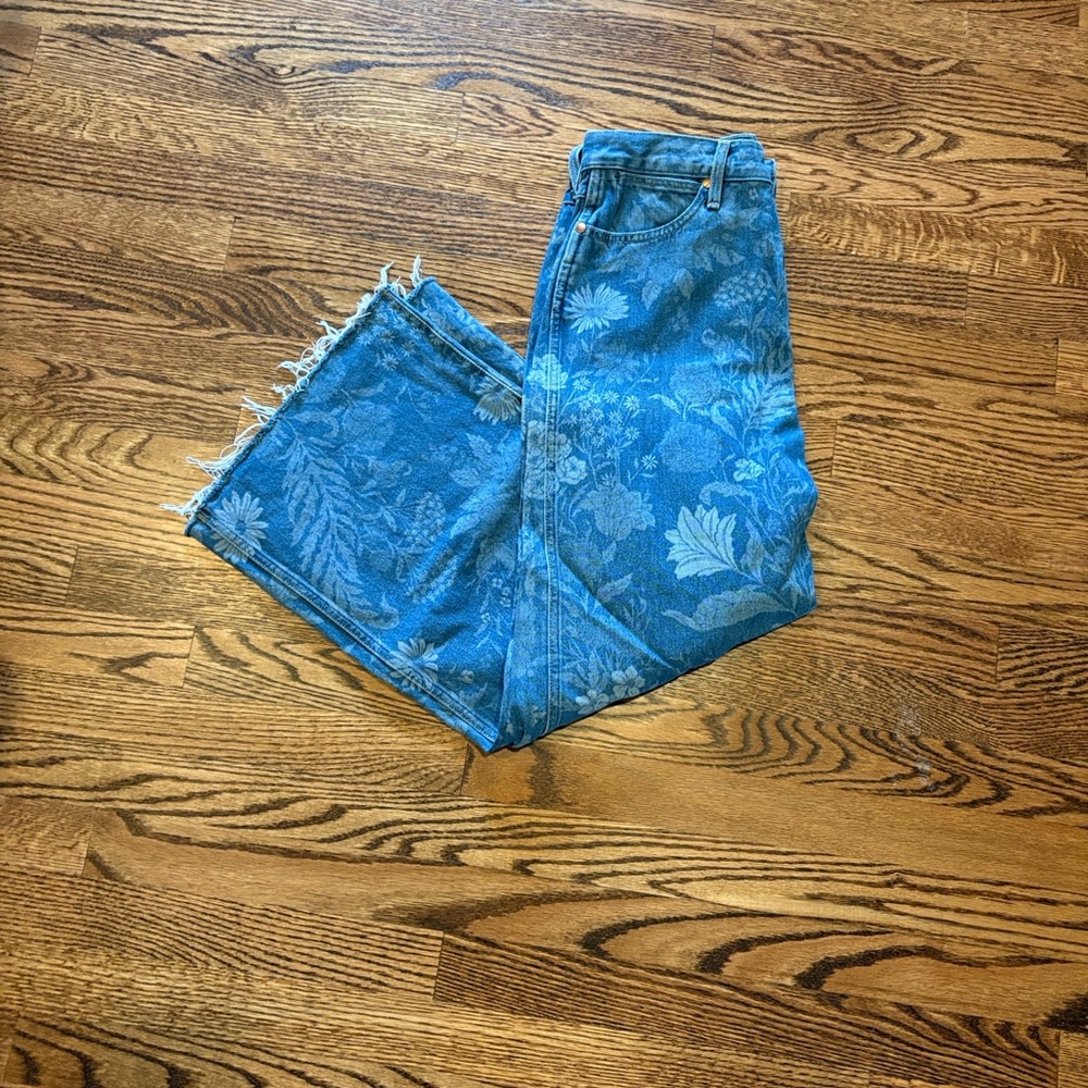 Wrangler Blue Floral Women's Cropped Jeans
